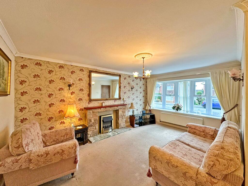 Cedars Avenue, Wombourne, WV5 photo 2