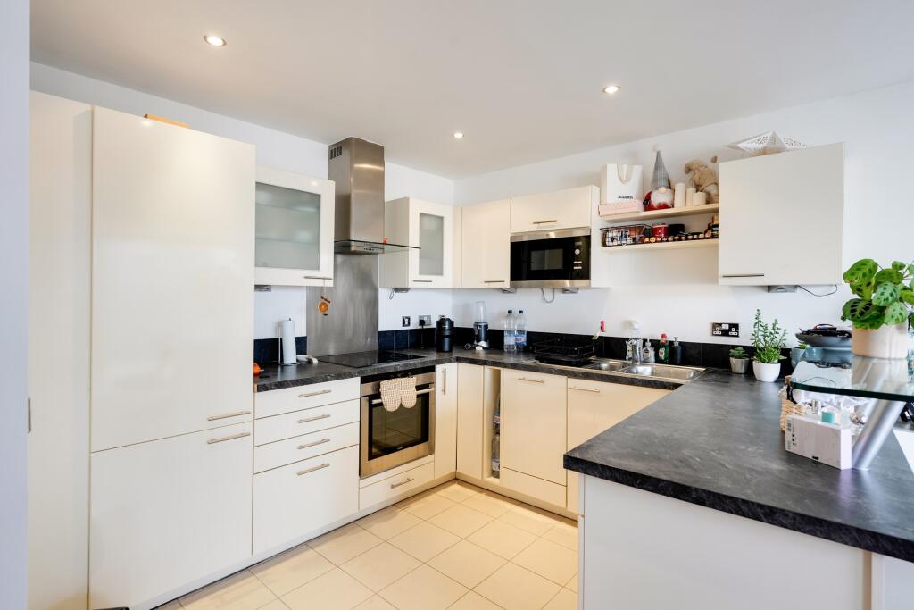 Apartment in Bristol, Clifton Village, Hotwells - View 4