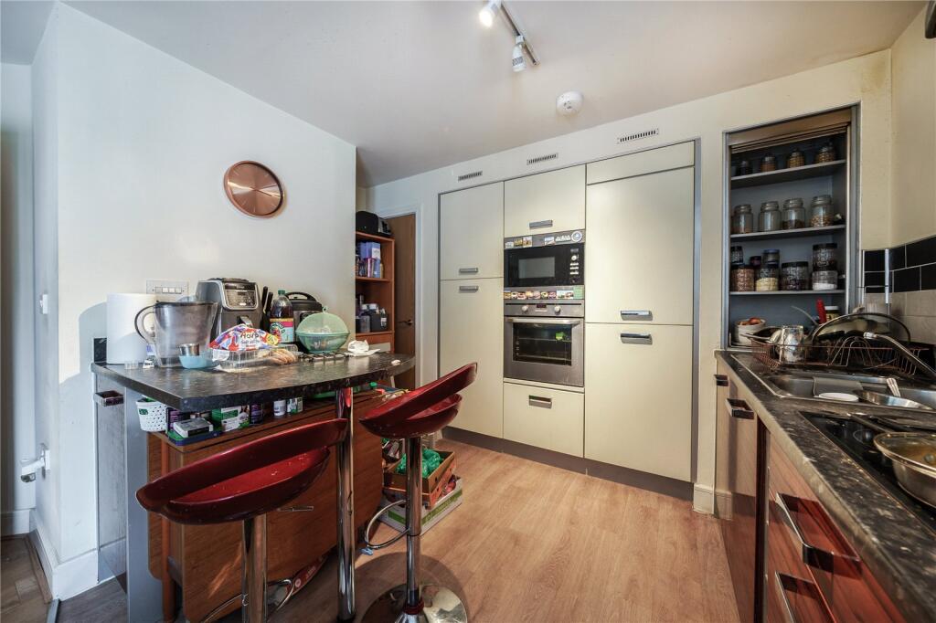 Apartment in Slough - View 4