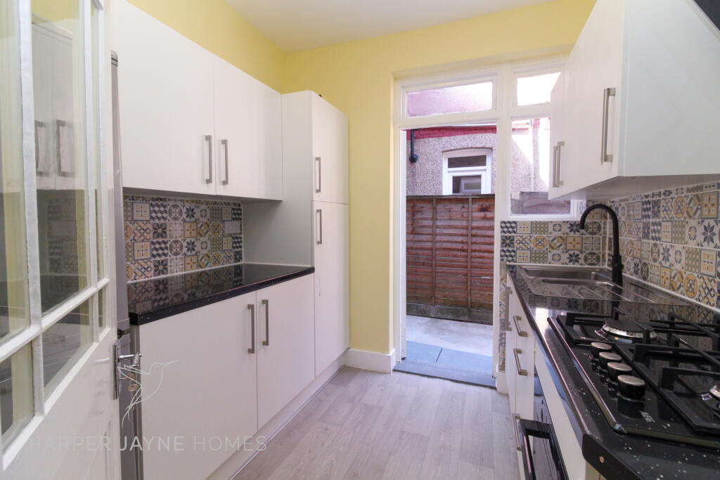 Apartment in London, Leyton - View 5
