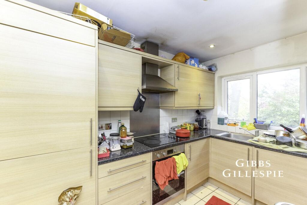 Apartment in London, Pinner - View 4