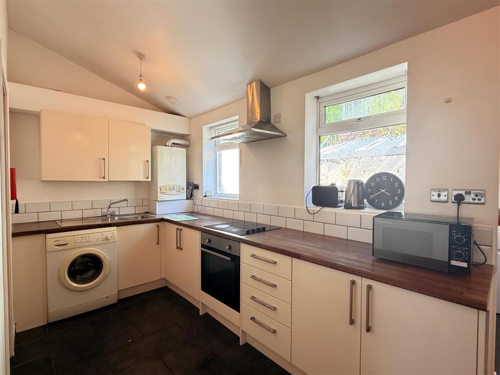 House in Bangor, Gwynedd - View 3