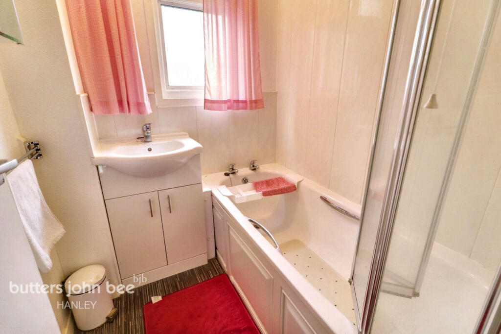 House in Stoke-on-Trent, Smallthorne - More