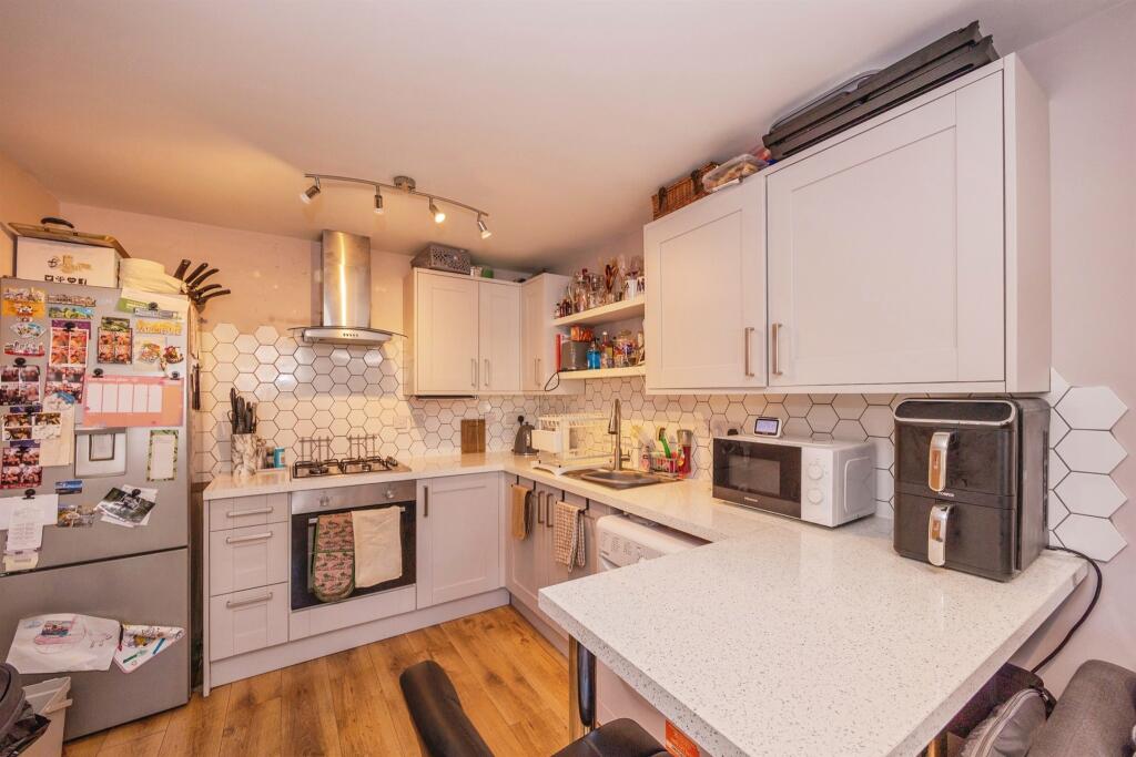 Apartment in Portsmouth - View 2