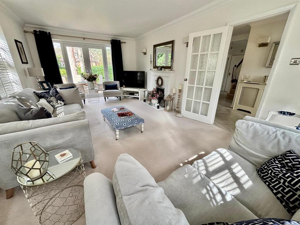 House in Surrey Heath, Old Dean - View 2