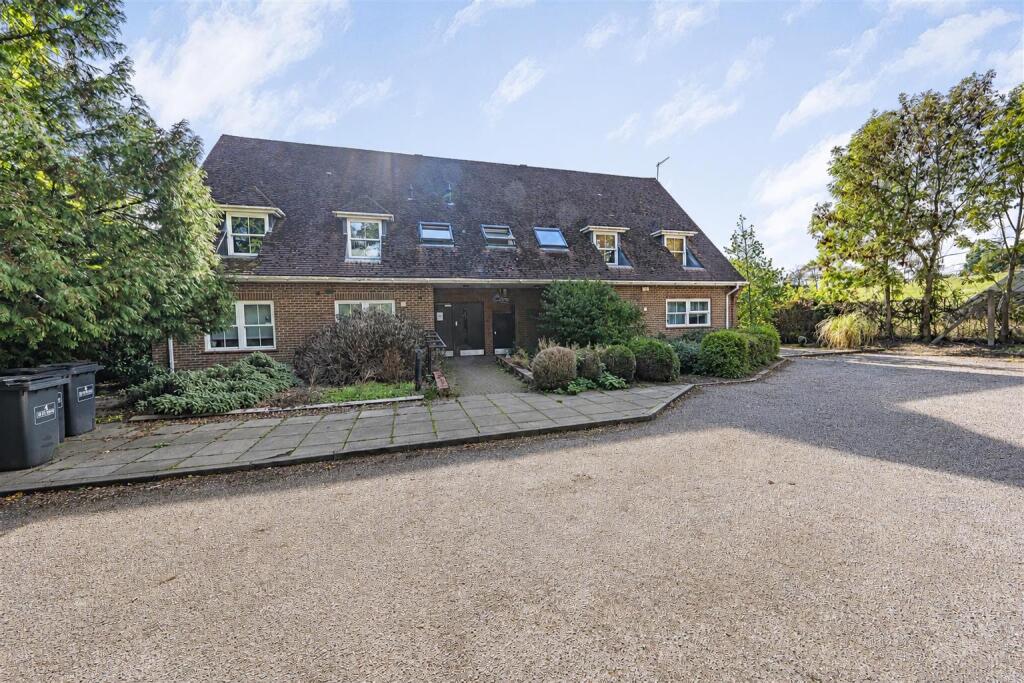 Main image of property: Drop Lane, Bricket Wood