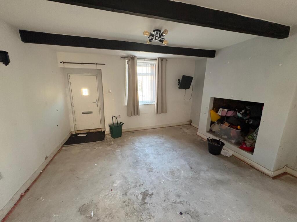 Apartment in Stockport - View 3