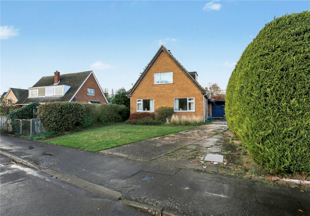 3-bed detached on Greenways, Eaton, Norwich, Norfolk, NR4, £350,000