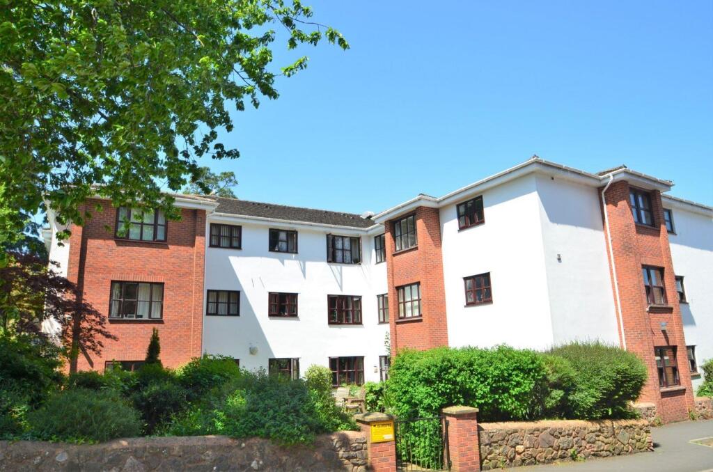 1-bed flat on Clay Lane, Uffculme, Cullompton, £40,000