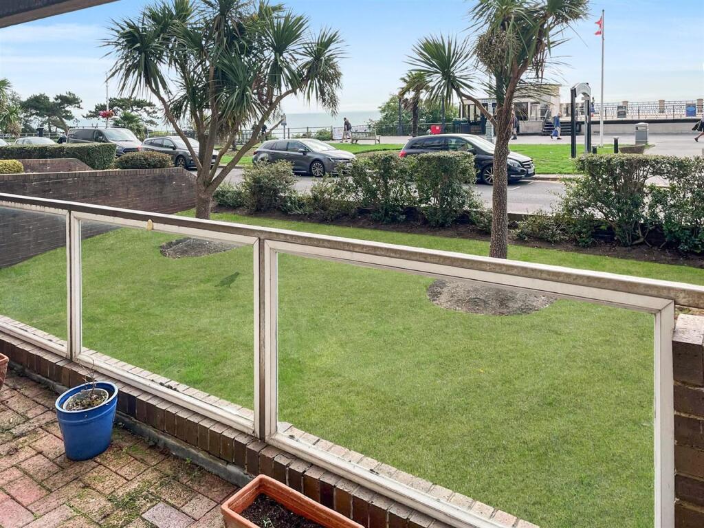 Apartment in Canterbury - View 3