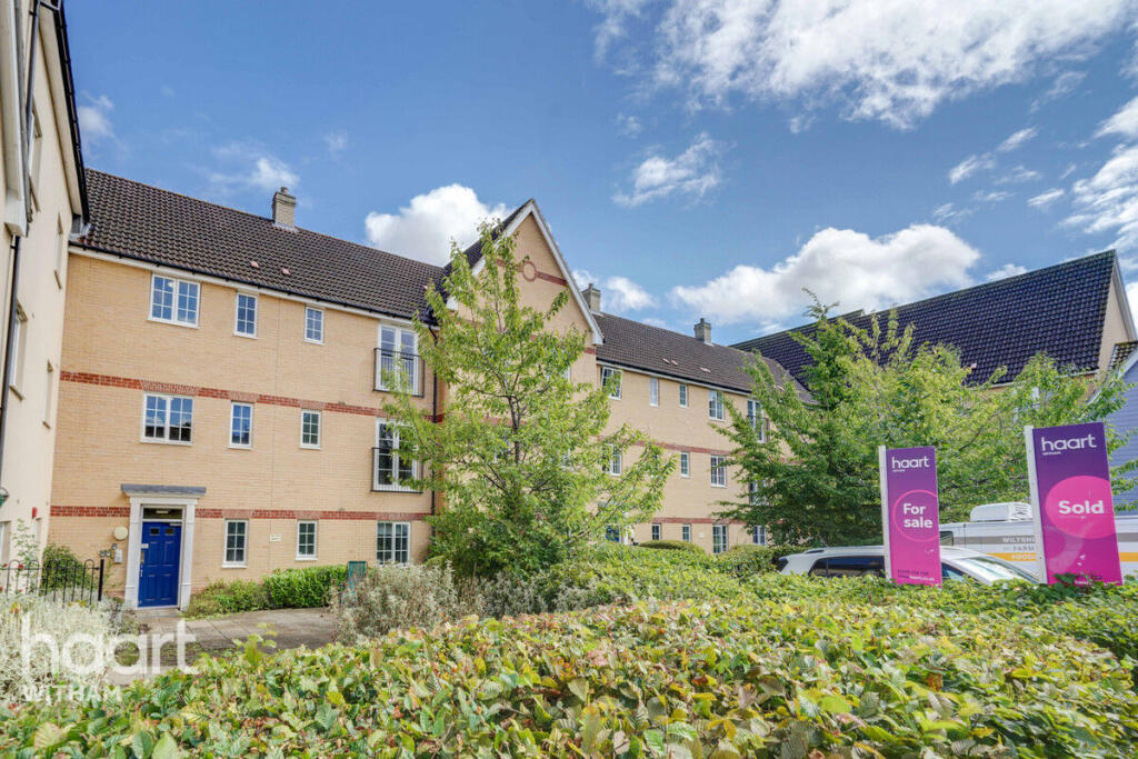 2-bed flat on Bramble Road, Witham, £170,000