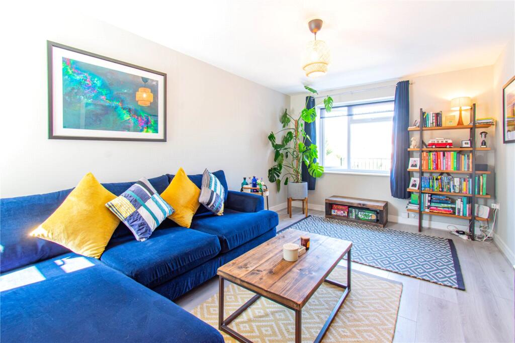 House in Swindon - View 4