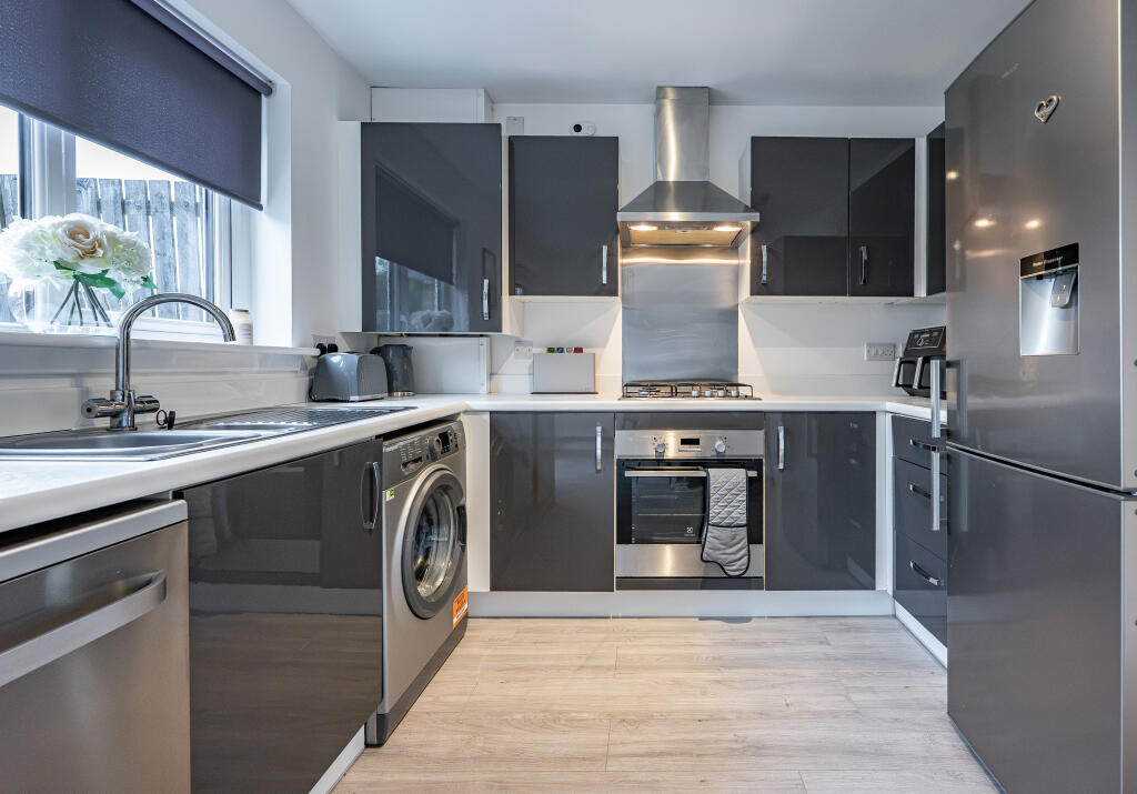 130 Haining Wynd, Muirhead, Glasgow, G69 photo 3