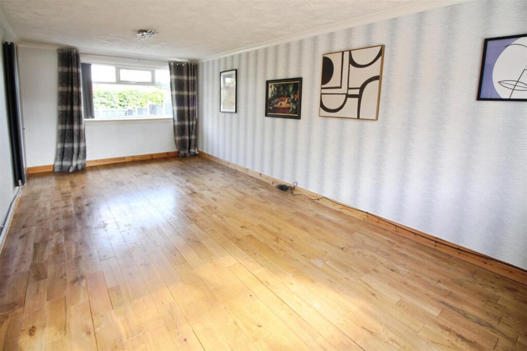 House in Leeds, Whinmoor - View 2