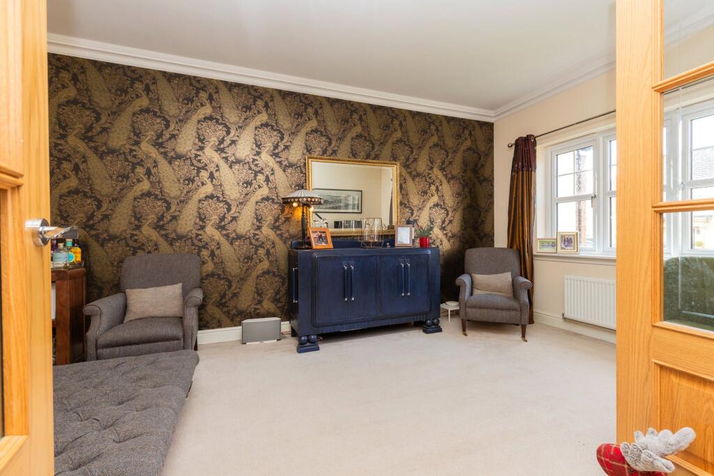 34, Shillingworth Place, Bridge of Weir photo 4