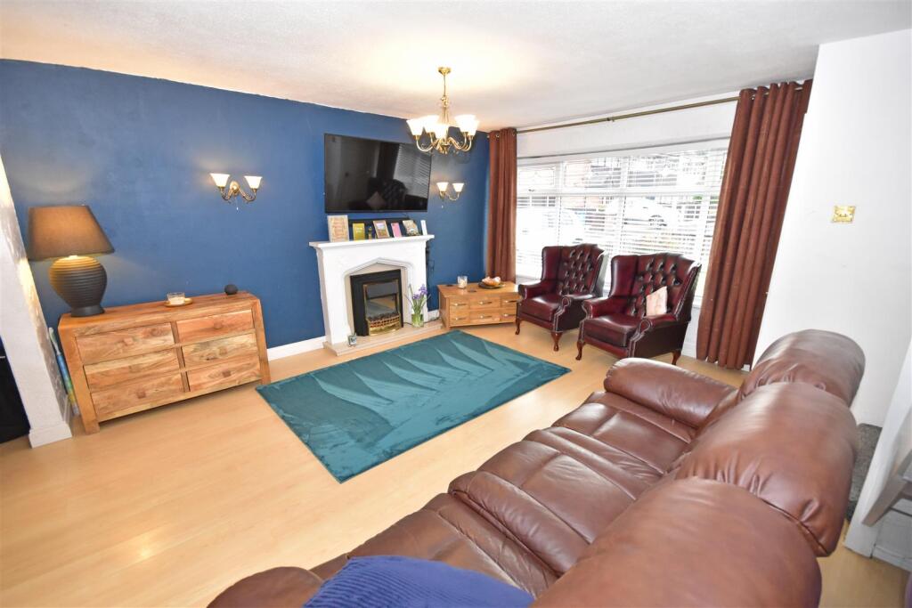 House in Tameside, Greater Manchester - View 4