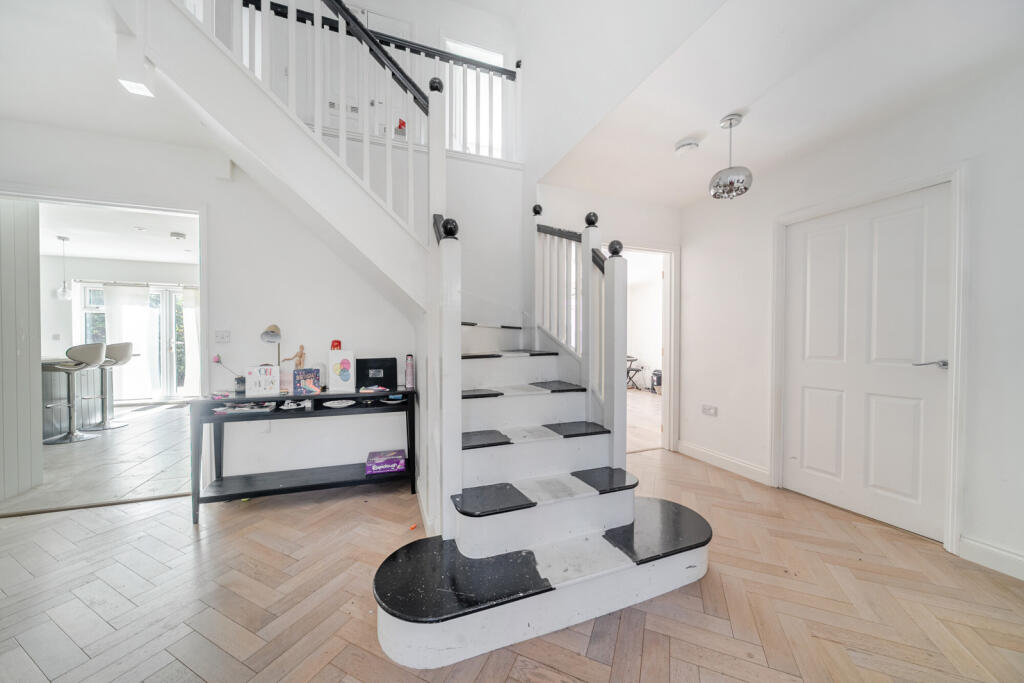 House in London - View 4