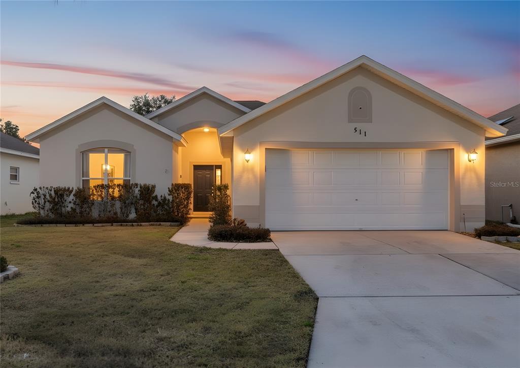 Main image of property: Florida, Polk County, Davenport