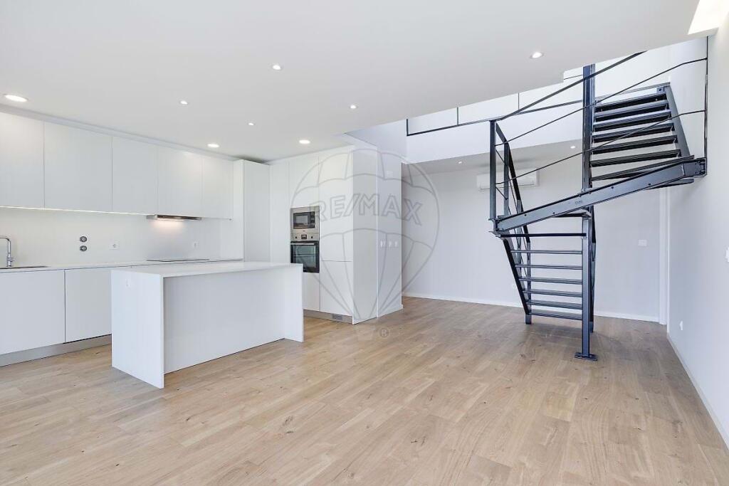 Main image of property: Setúbal, Montijo