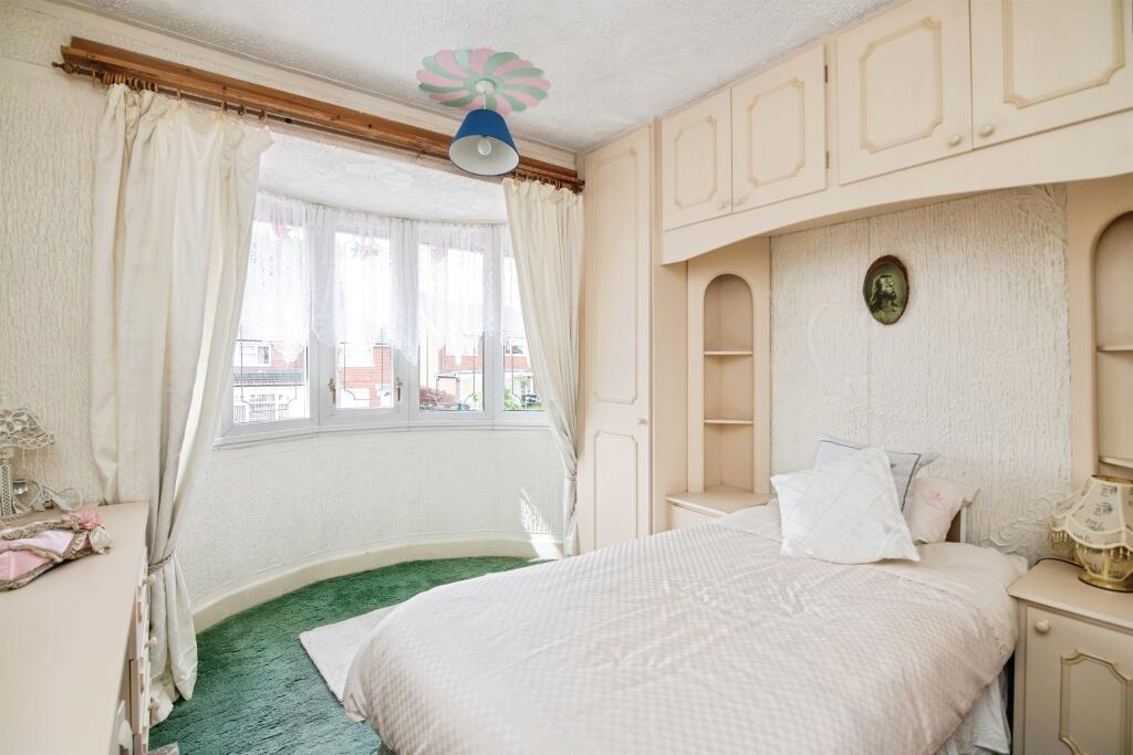 House in Sandwell, West Midlands - View 6