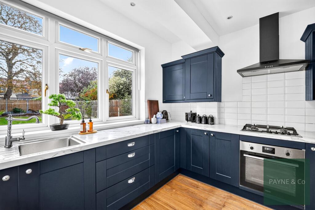 House in London - View 3