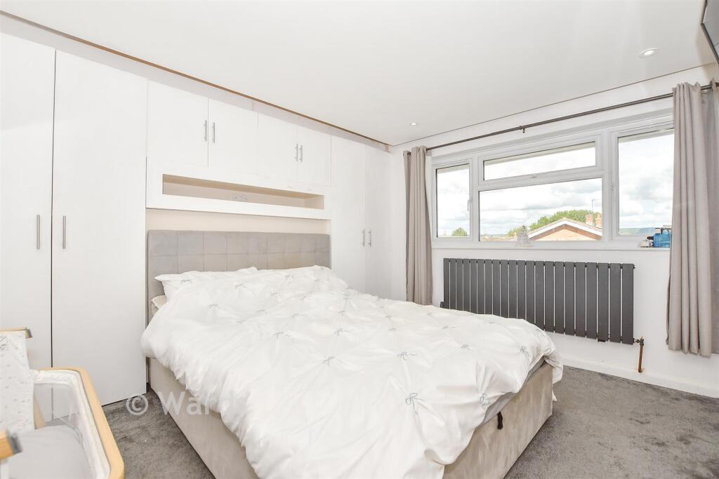 House in Tonbridge and Malling, East Malling and Larkfield - More