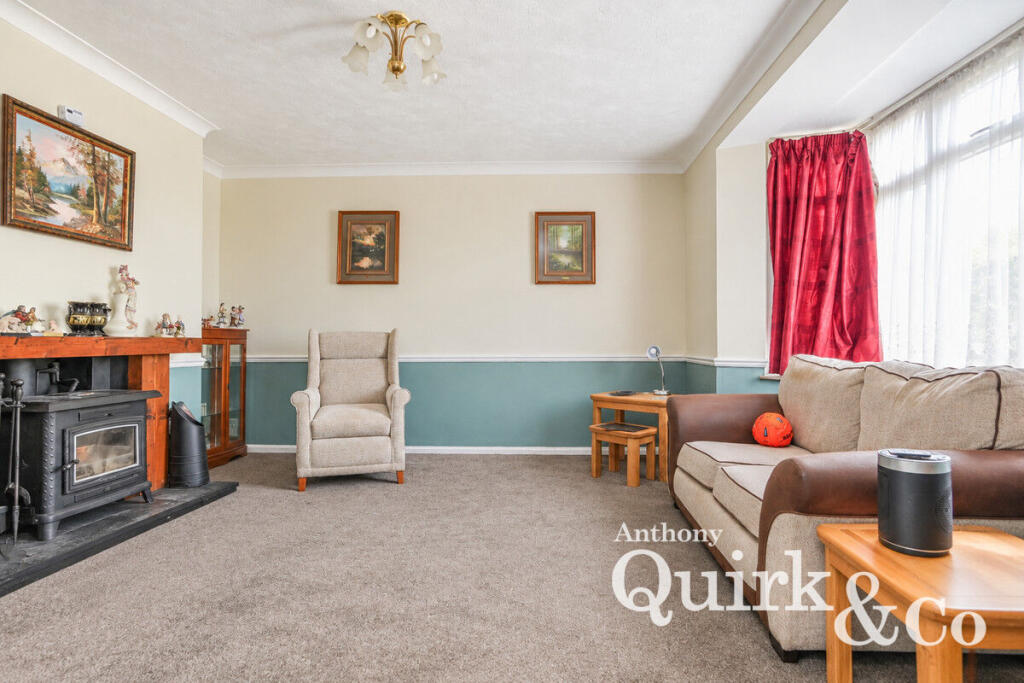 House in Southend-on-Sea - View 4