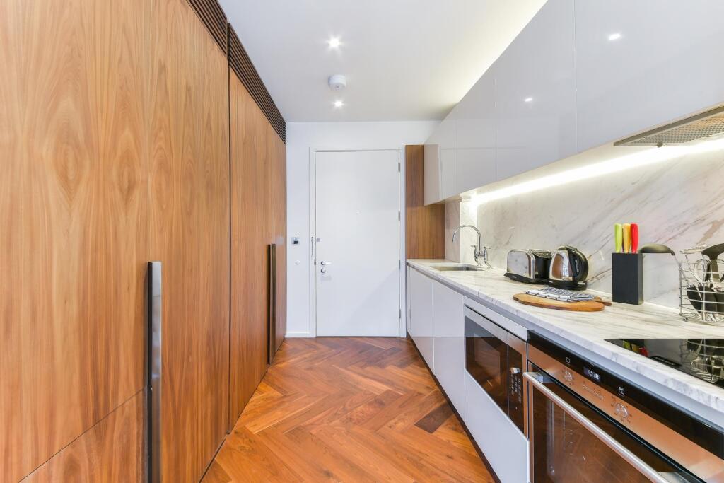 Apartment in London - View 3