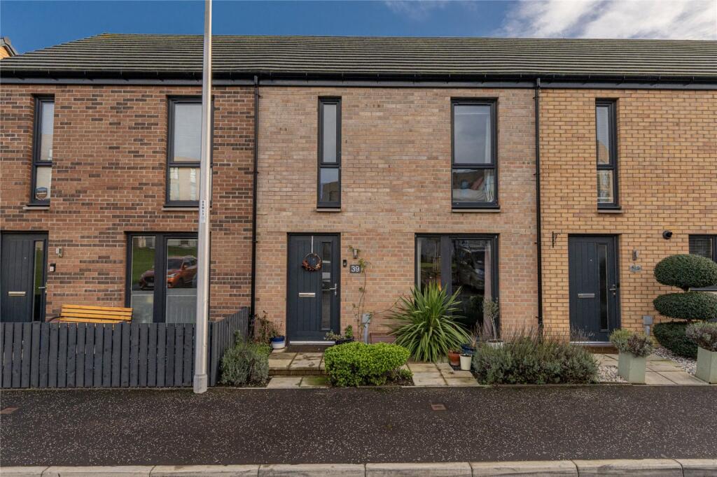 Main image of property: 39 Baileyfield Crescent, Edinburgh, EH15