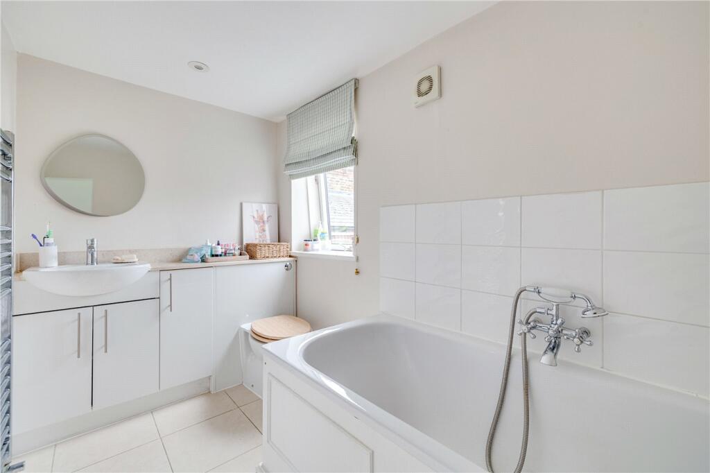 Apartment in London - More