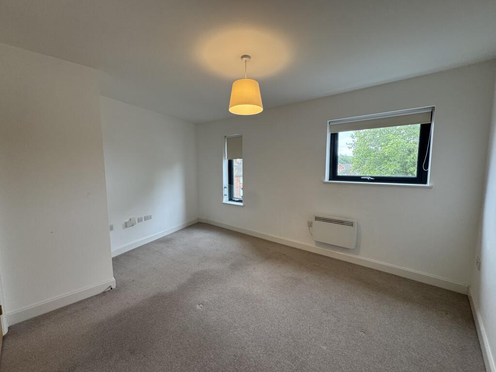 Apartment in Hemel Hempstead - View 3