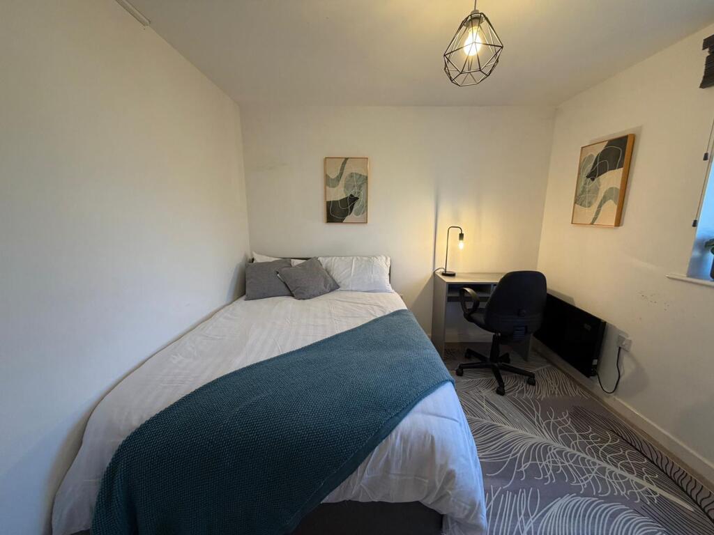 Main image of property: 35 Sherwood Gardens, London, E14