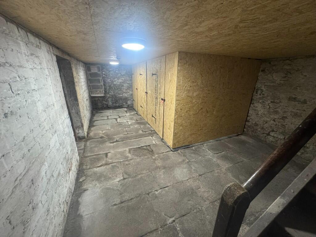 1 bedroom house share for rent