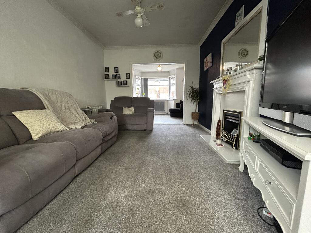 Astbury Crescent, Adswood photo 3