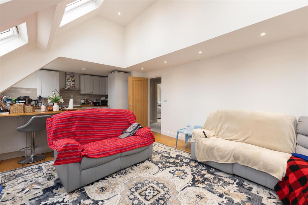Apartment in St Leonards-on-Sea, Silverhill - View 5