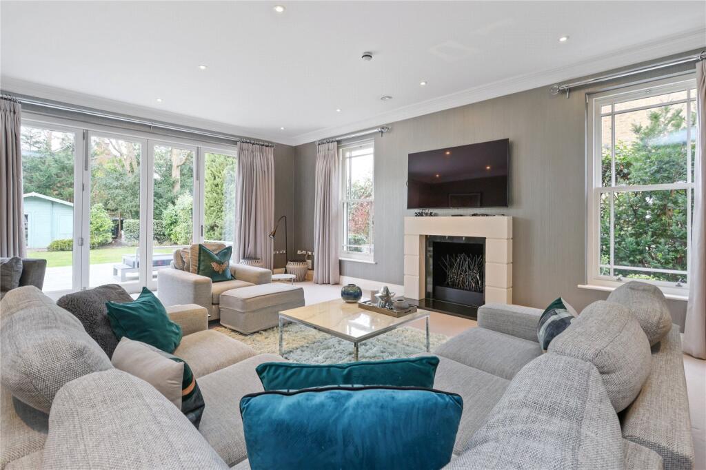 House in Walton-on-Thames, Surrey - View 5