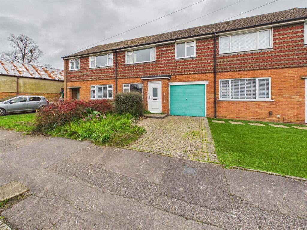 Main image of property: Kentwood Close, Tilehurst, Reading