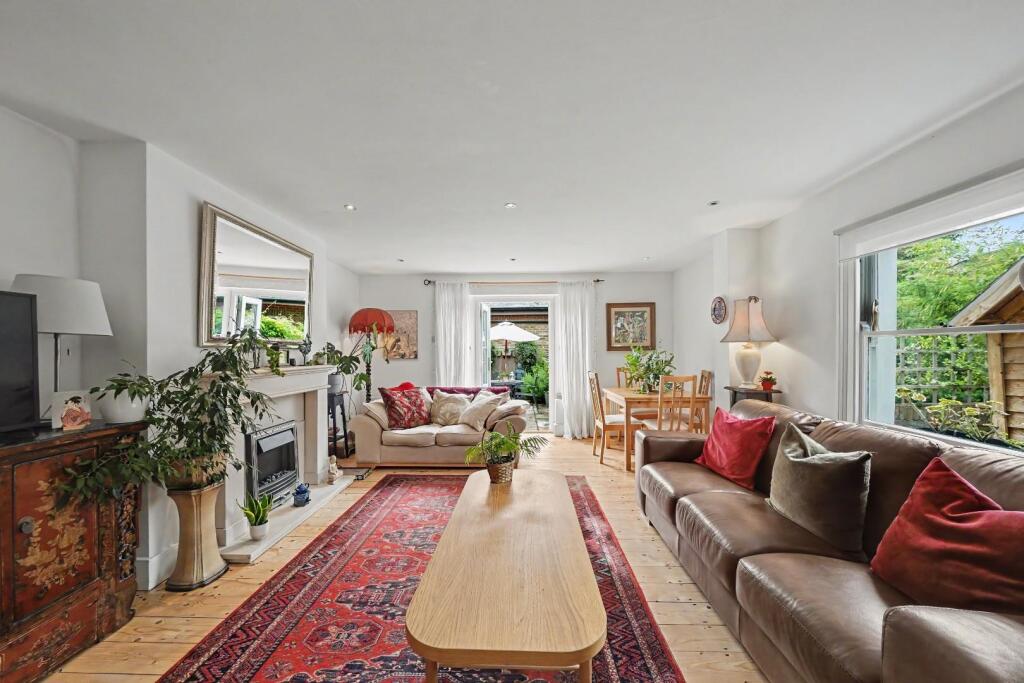Main image of property: Dynevor Road, London, N16