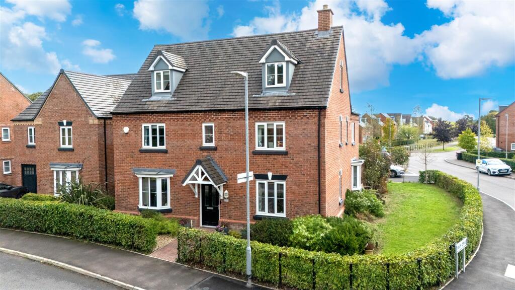 6-bed detached on Griffiths Avenue, Doseley, Telford, £550,000