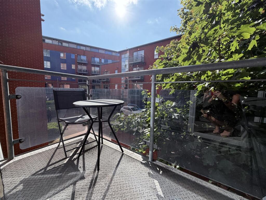 Apartment in Leeds - View 4
