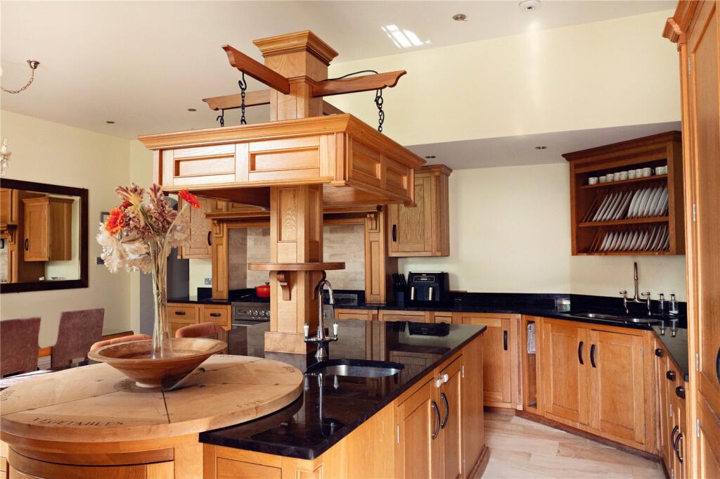 Additional image 12 of Kentish Lane, Brookmans Park, Hertfordshire, AL9