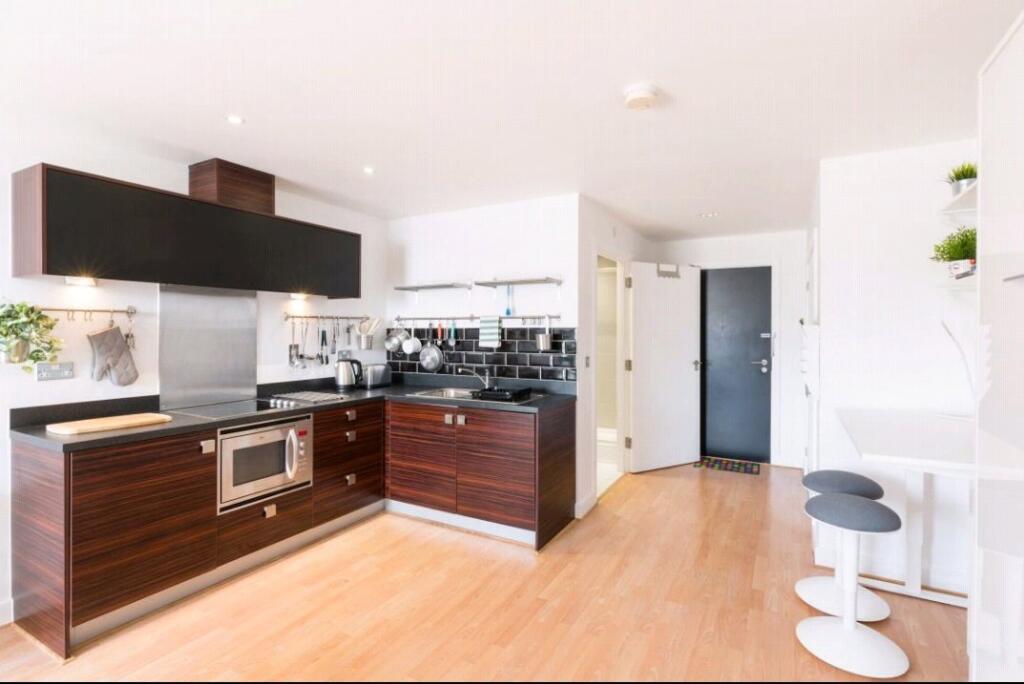 Apartment in Birmingham, West Midlands - View 5