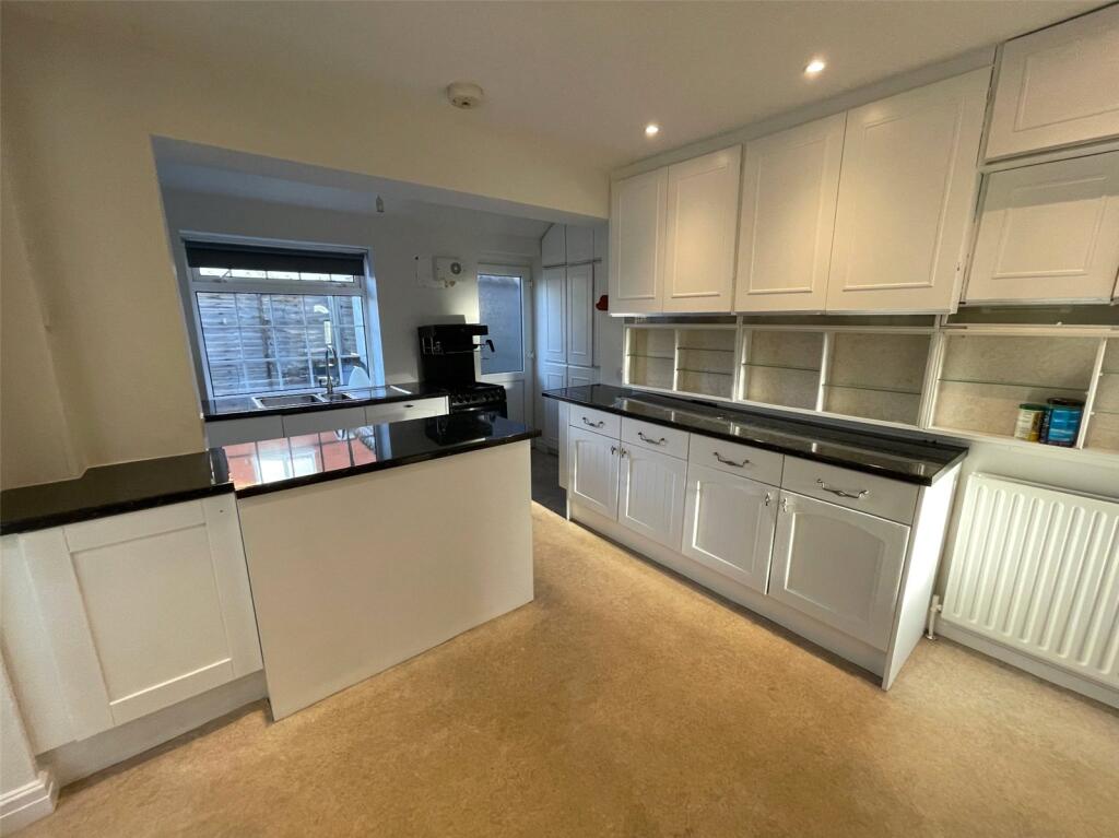 House in Harrogate, Kingsley - More