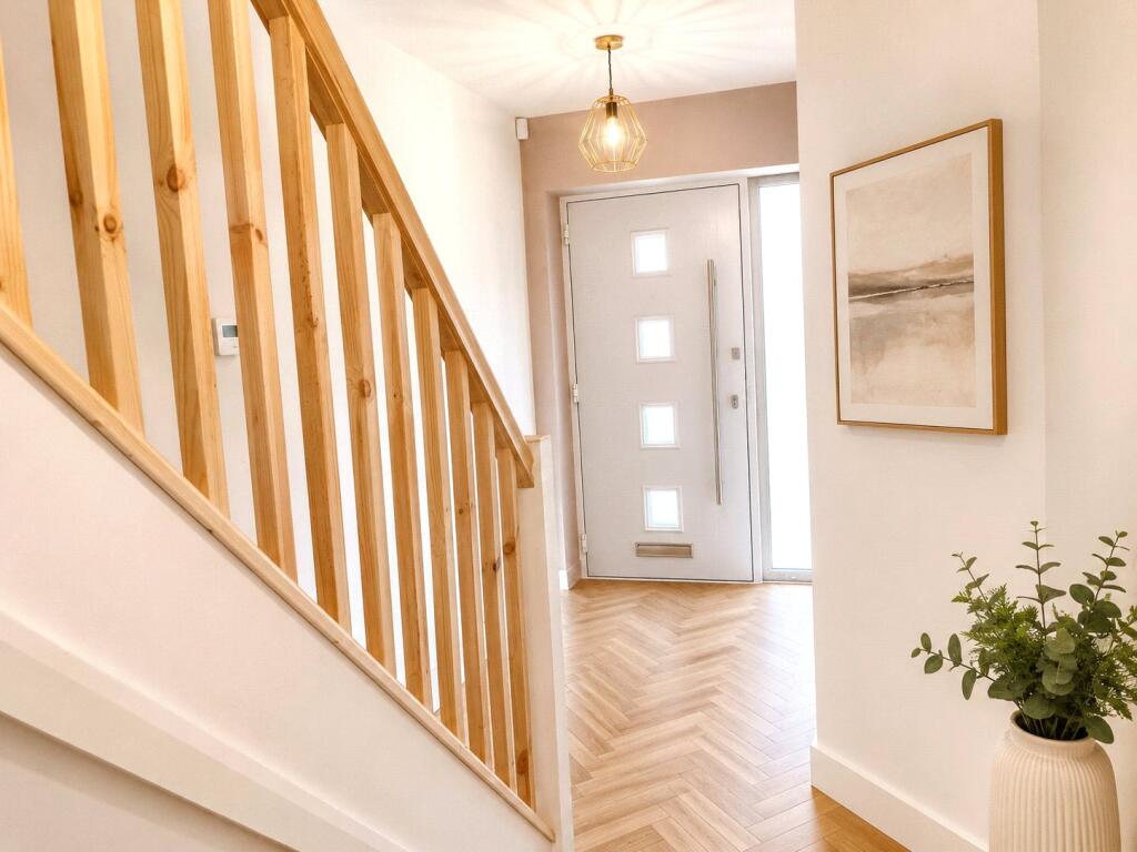 House in Tameside, Greater Manchester - View 5