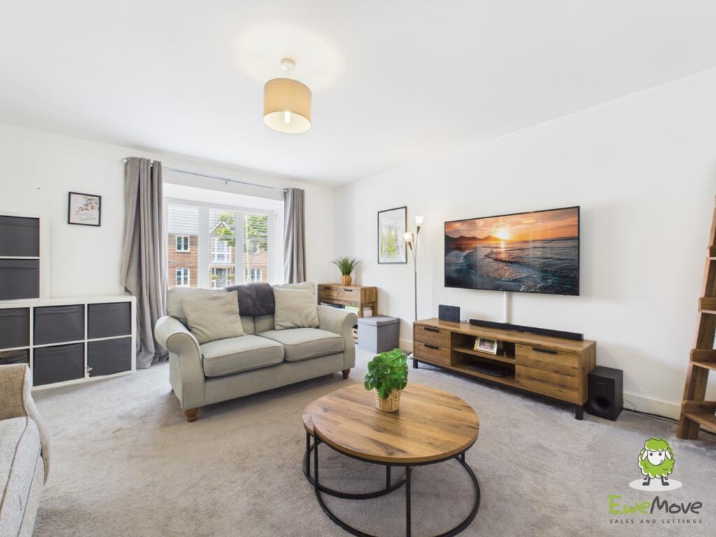 House in Basingstoke and Deane, Longacre, Kempshott Park - View 5