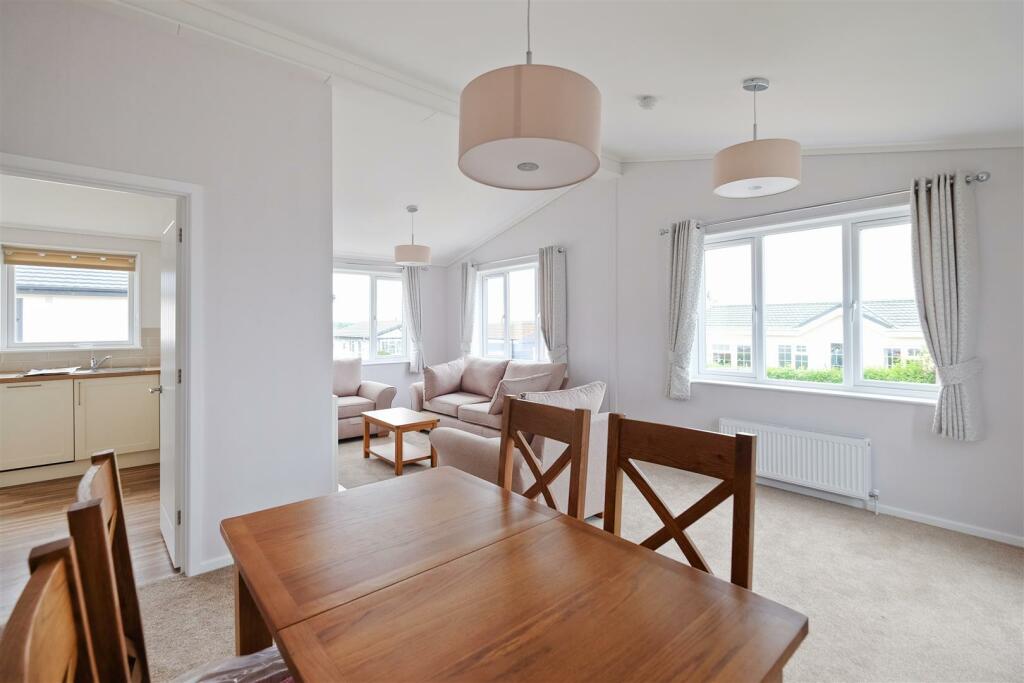 Applegarth Park, Seasalter, Whitstable photo 4