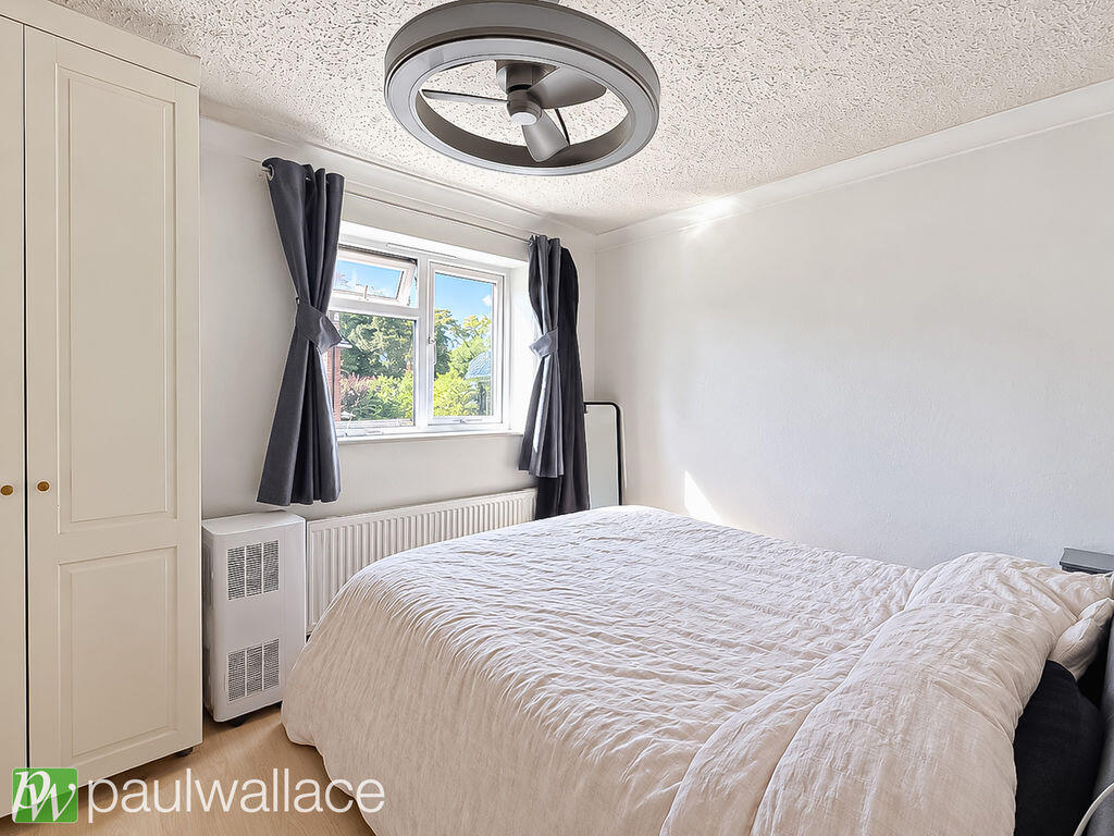 House in Welwyn Hatfield, North Mymms - More