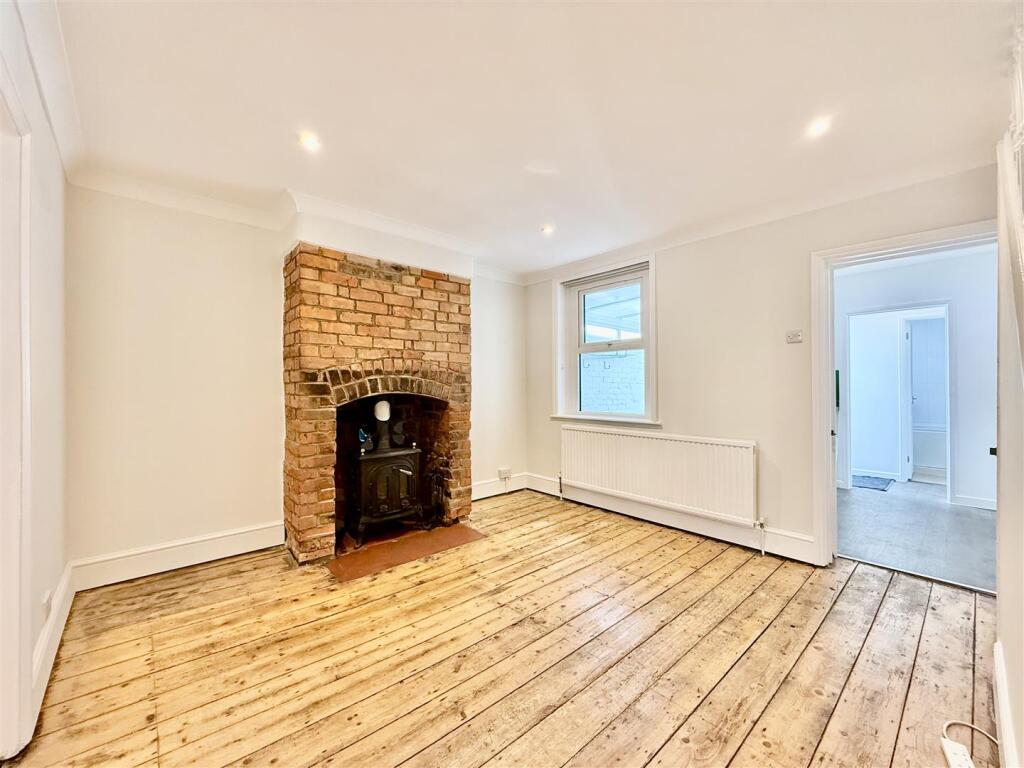 House in Swindon - View 4
