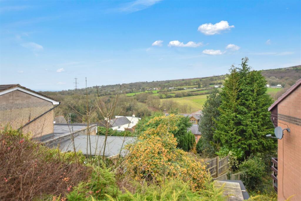 Middle Road, Coedpoeth photo 2