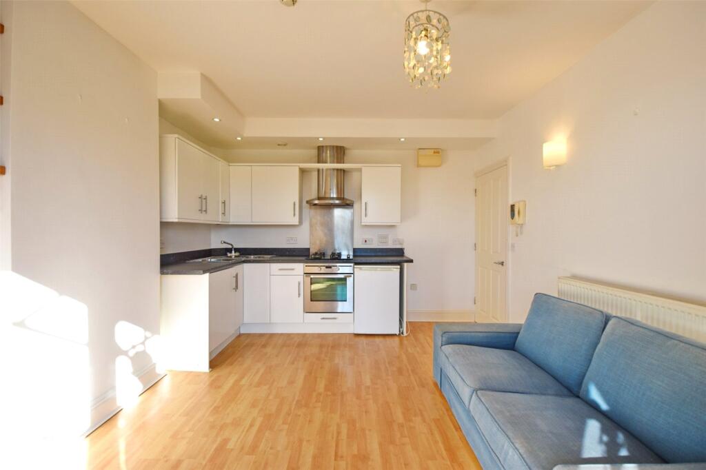 Main image of property: 52 Oakfield Road, Clifton, Bristol, BS8